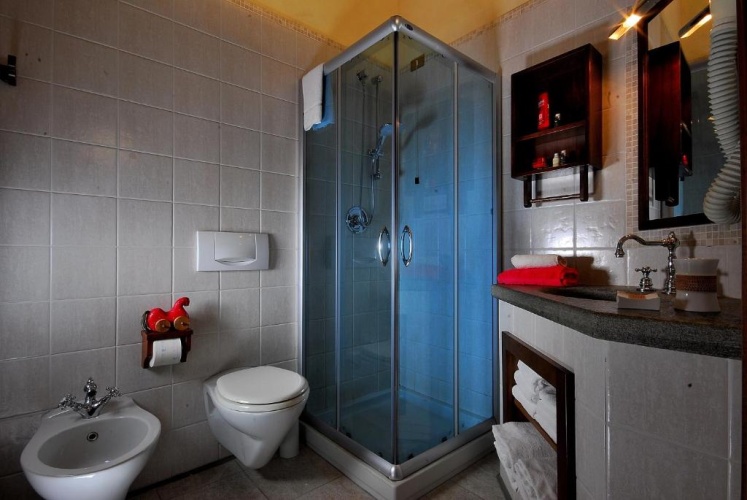 1 Bedroom Apartment with mountain view