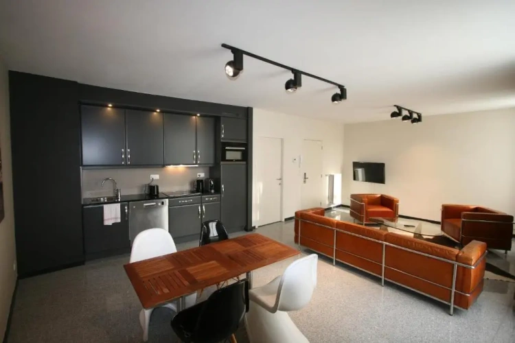 2 Bedrooms Apartment