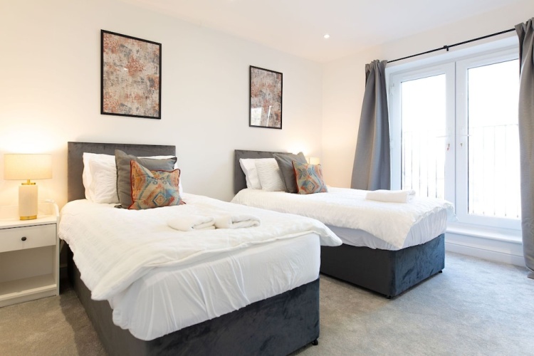 Central Flats in Cardiff with Parking
