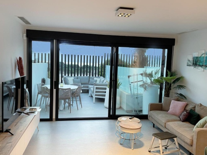 3 Bedrooms Cottage