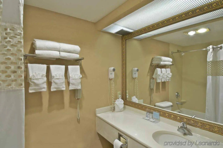 Hampton Inn Anchorage photo 10