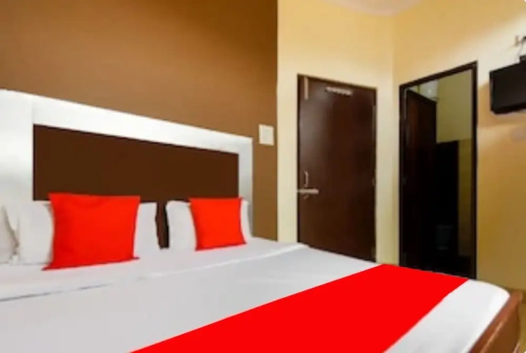 Deluxe Double room with city view
