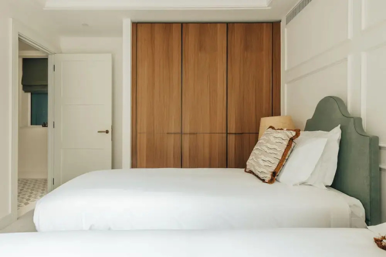 Claridge House by SLO