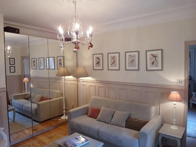 Louvre Elegant ChicSuites