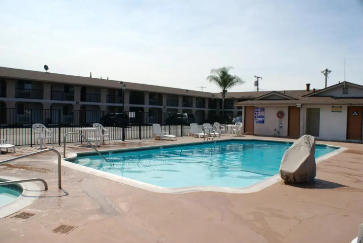 Super 8 Buena Park