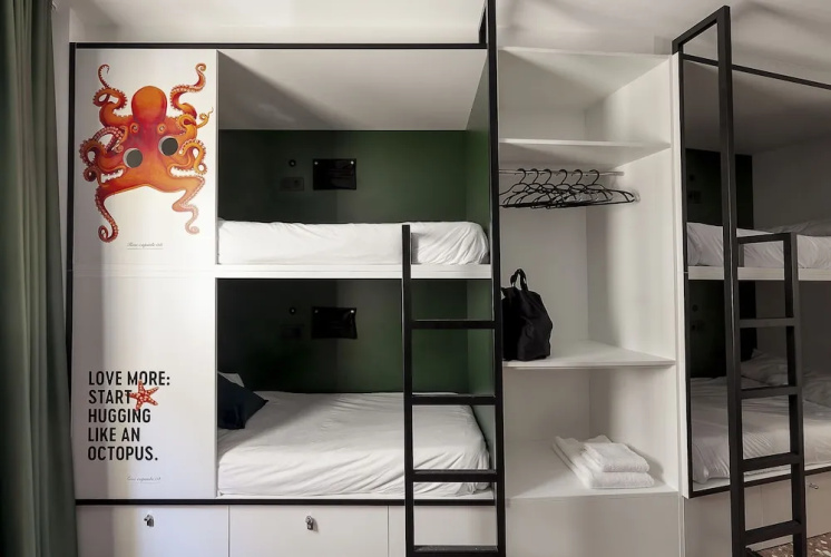 2060 The Newton Hostel & Market