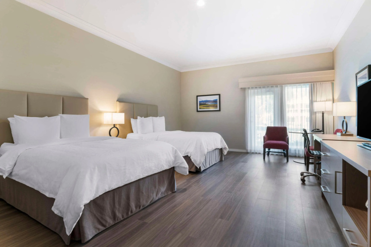 Best Western Plus Kelowna Hotel & Suites photo 7