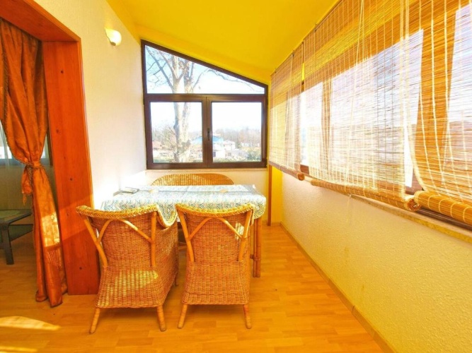 Apartment with garden view