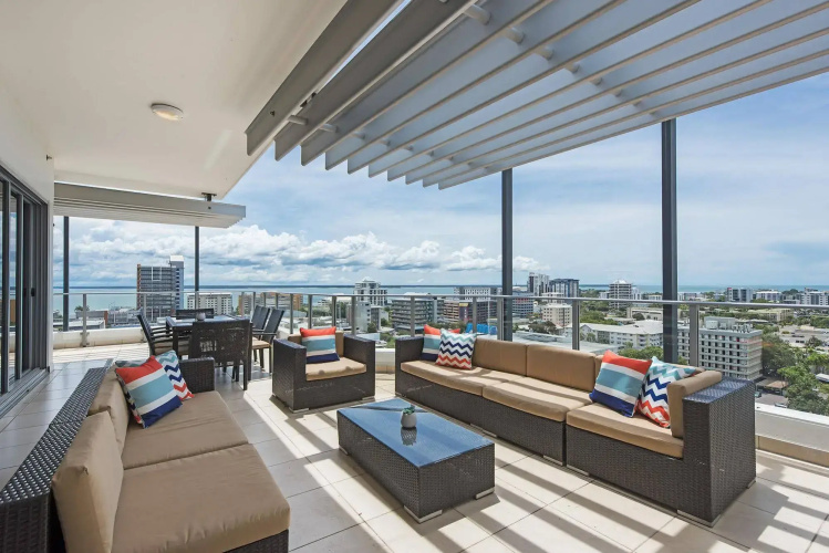 Darwin Executive Suites & FREE CAR