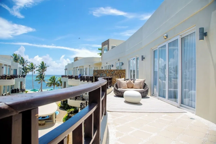2 Bedrooms Penthouse Suite with balcony