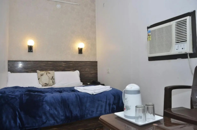 Goroomgo Kanha Inn Lucknow