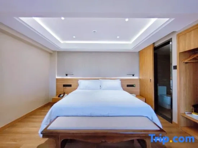 Suite with view