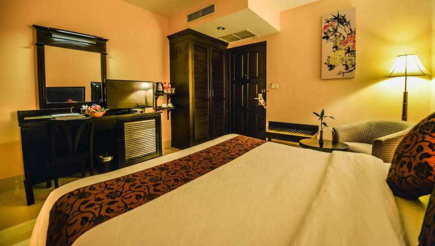 Almond Hotel Sothearos