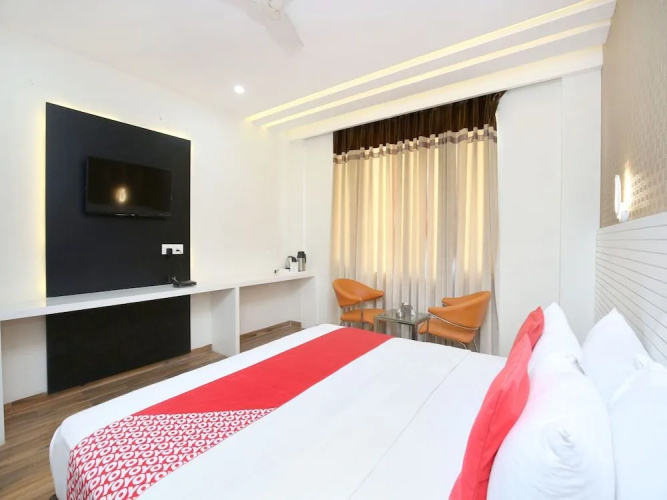 OYO 14981 Hotel Royal MJS