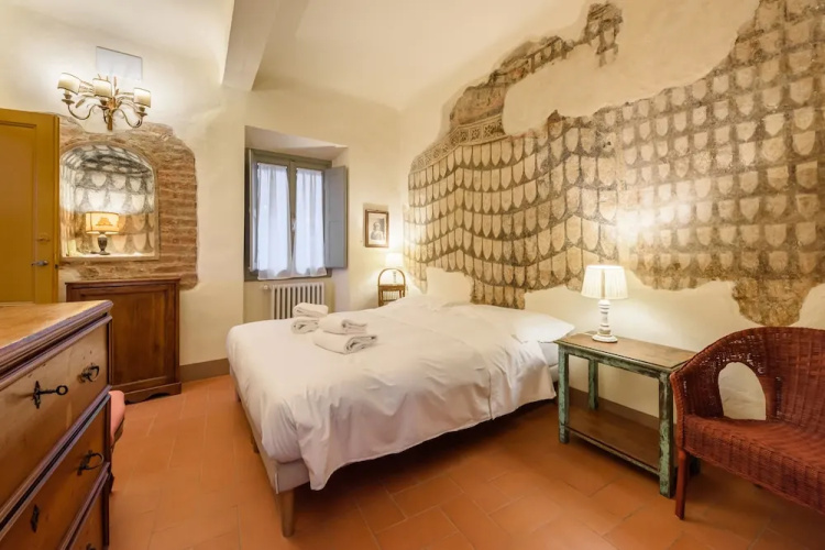 Casa torre via de' Neri by Mmega