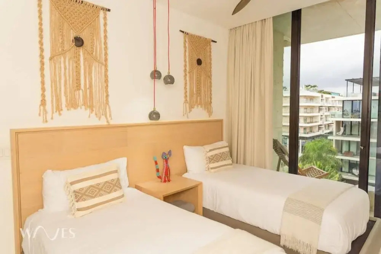 3 Br. Ocean Front PH With Stunning Views