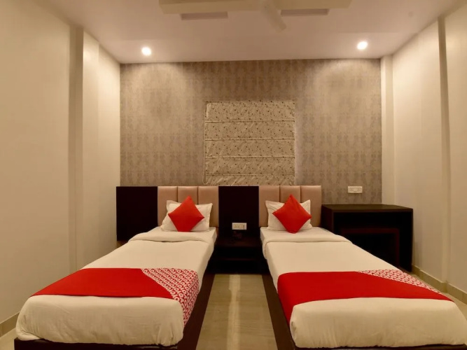 OYO 23085 Baba Hotel