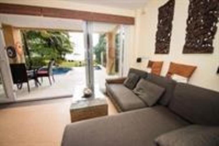 Villa ManipuraOver view