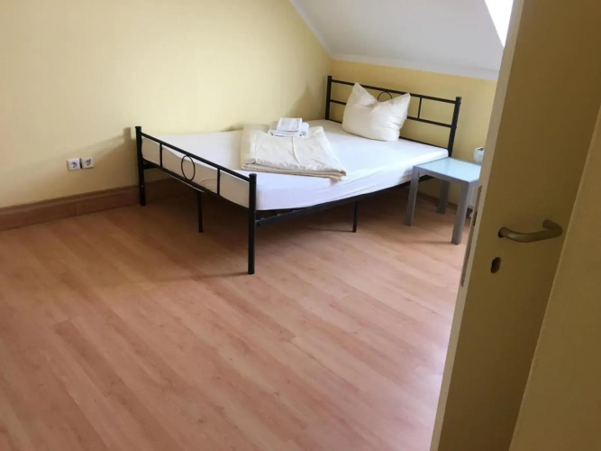 Doppelbettzimmer mit Bad