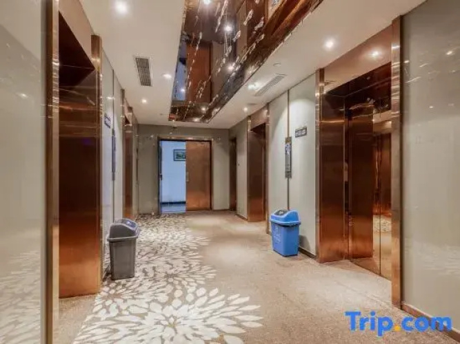Waitan Scenic Residence Apartment
