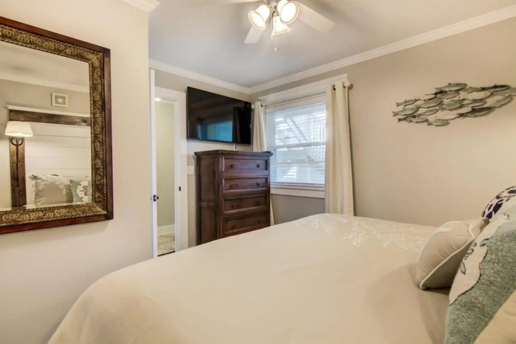 8 A, One Bedroom Condo