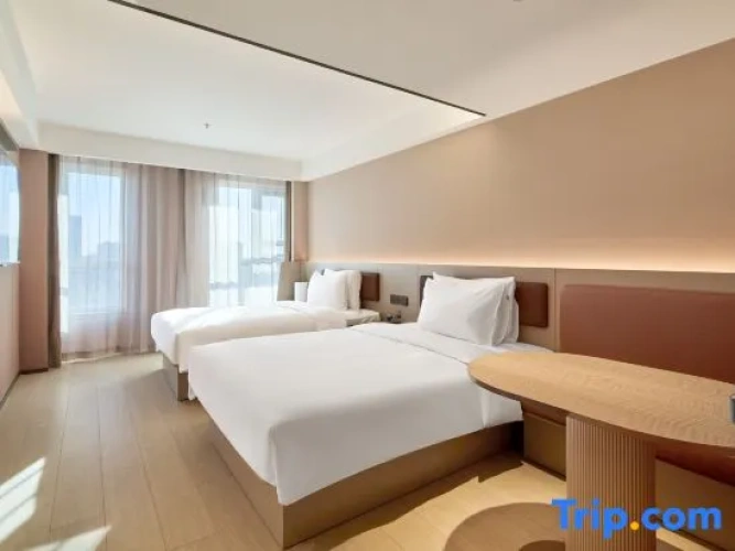 Standard Twin room with view