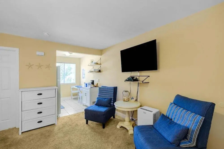 Oak Shores Studio
