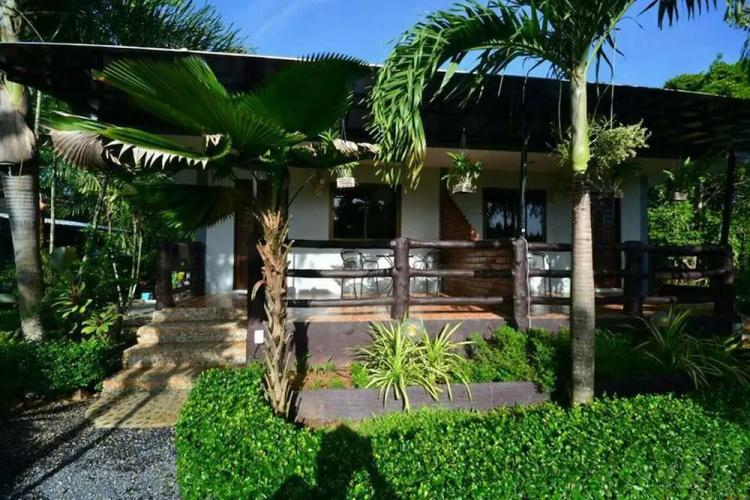 Ruenchan Resort at Saithai