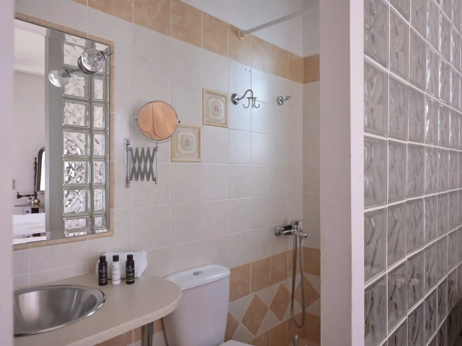 Evis Voula Home