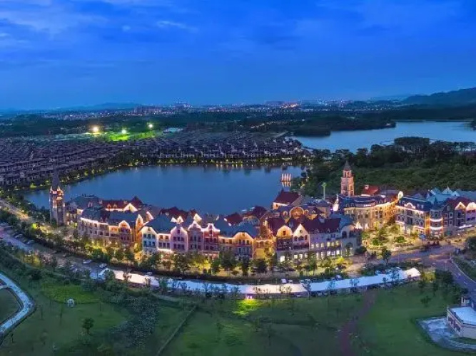 Midea Egret Lake Car Theme Hotel