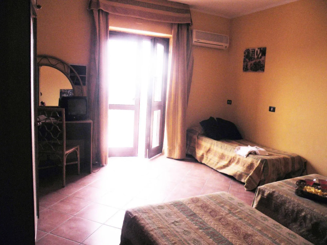 Villaggio Porto Rhoca