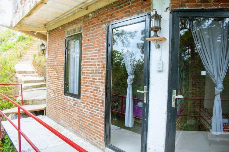 Maple Hostel