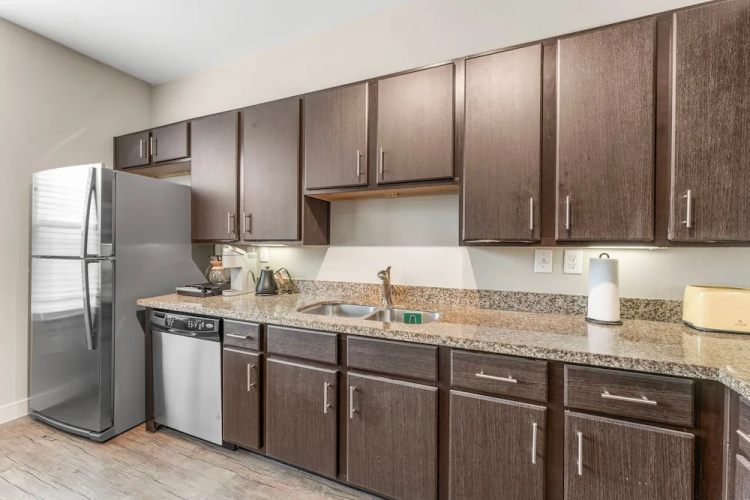 Fun Soco 1BR King Suite w Gympickleballlaundry