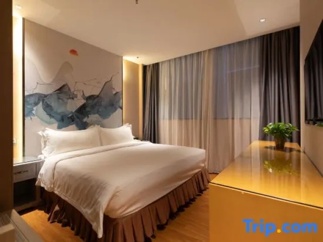 1 Bedroom Business Double Suite