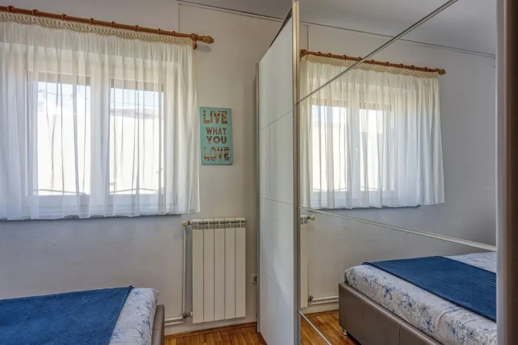 Small Holiday Home Jakara 5