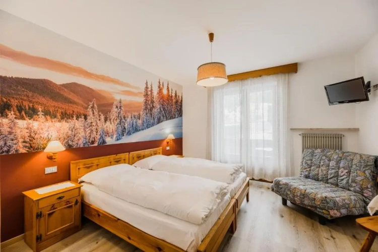 Standard Triple room
