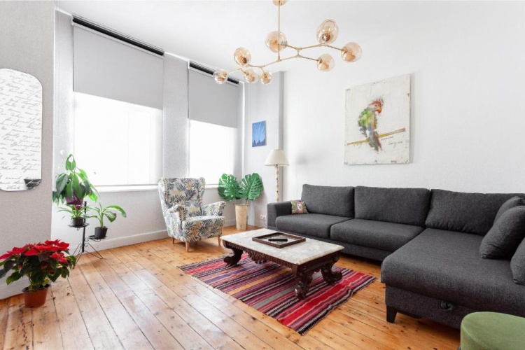 3 Bedrooms Apartment