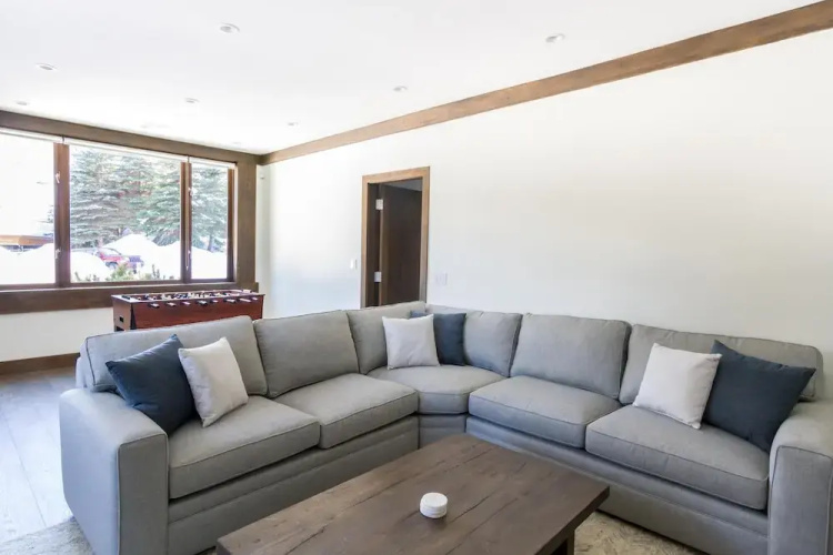 3354 Peak Drive