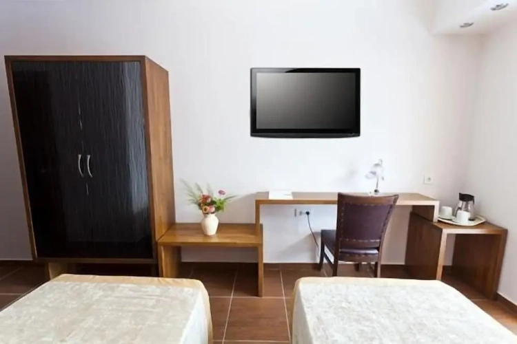 Standard Triple room with balcony