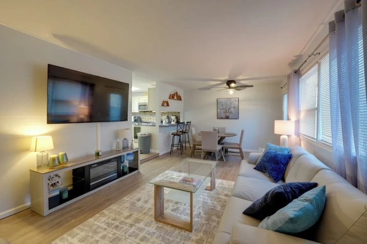 3 Bedrooms Apartment