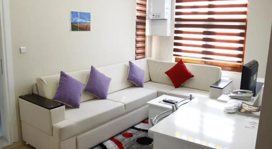 Le Mirage Suite