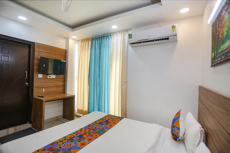 Fabhotel Unique Stay