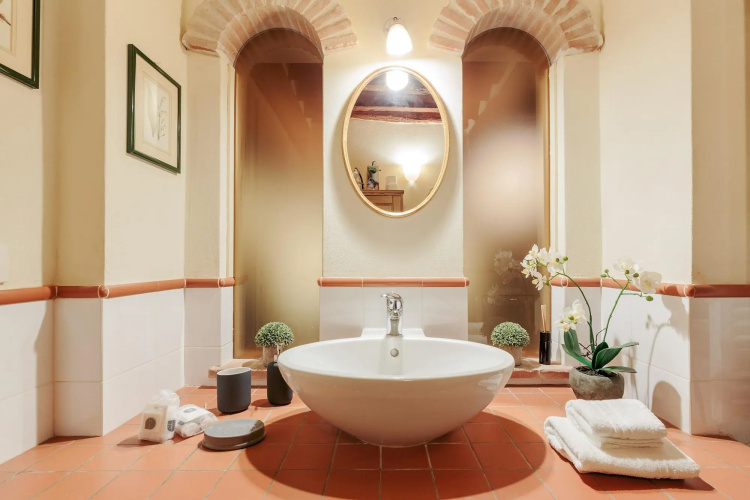 The 1400 s Apartment