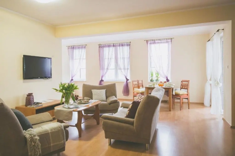2 Bedrooms Apartment