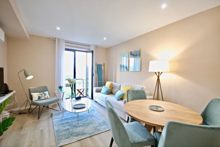1 Bedroom Apartment with balcony