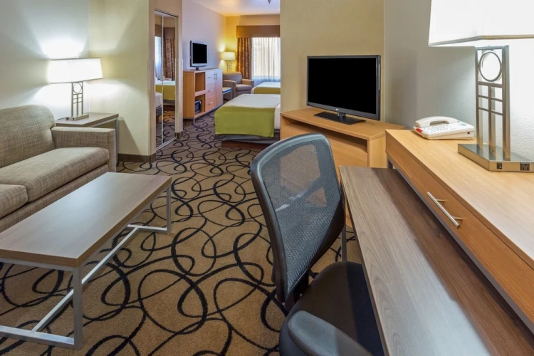 Quadruple Suite