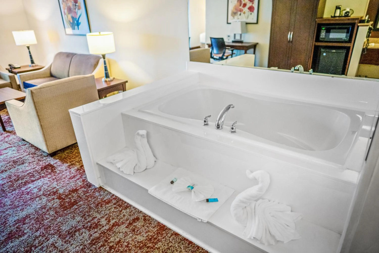 Crystal Inn Hotel & Suites photo 10