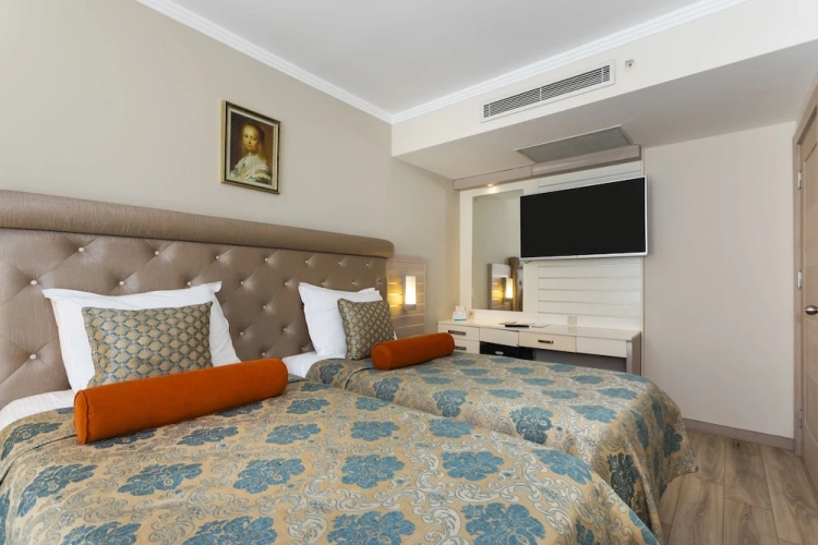 2 Bedrooms Orange Suite