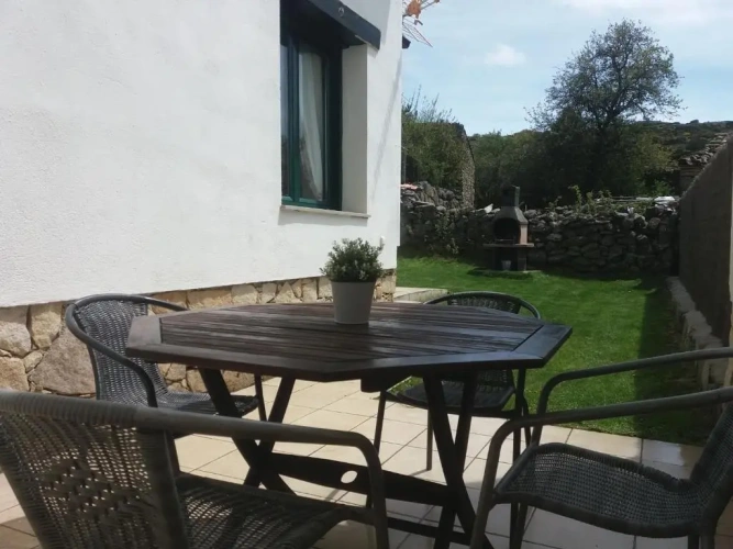 2 Bedrooms Cottage