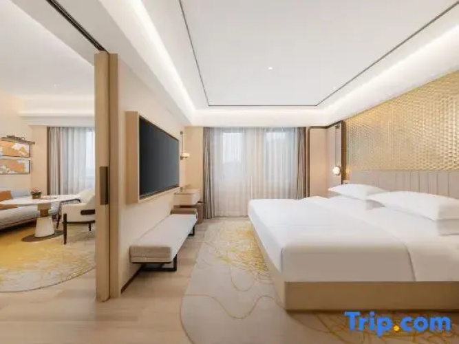 Rich Hotel